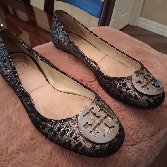 Tory Burch Leopard Print Reva Flats - Picture 3 of 13